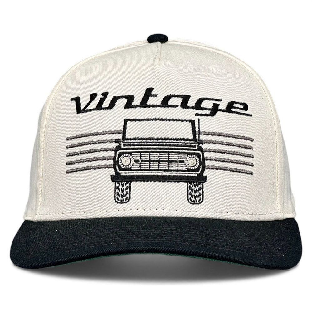 NWOT Shells Vintage VINTAGE MODERN SNAPBACK - CREAM/BLACK